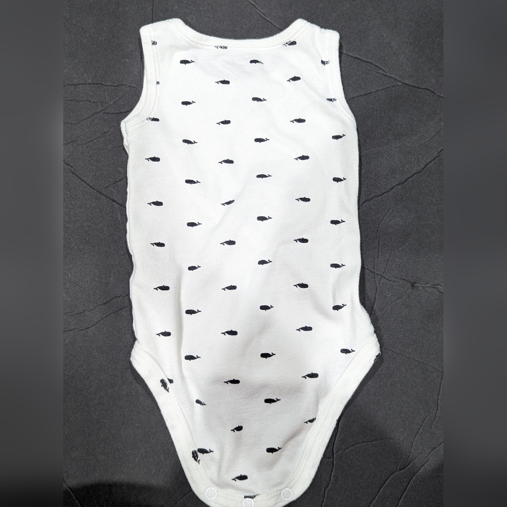 Boy or Girl 9mon white onesie with navy whales